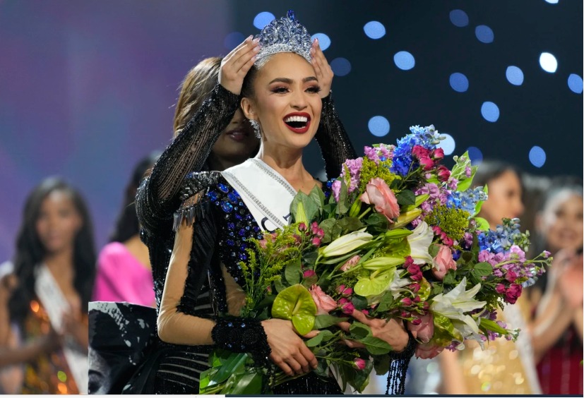 Gabriel crowned Miss Universe 2022